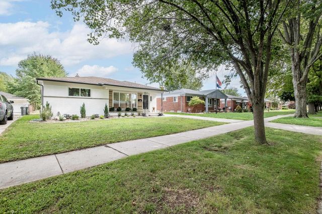 28806 Rockwood Street, Saint Clair Shores, MI 48081