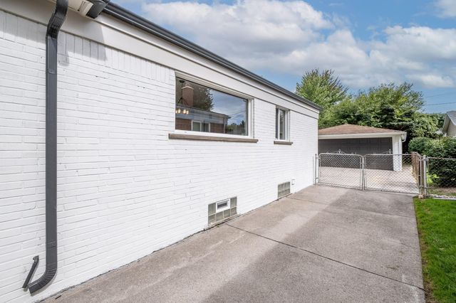 28806 Rockwood Street, Saint Clair Shores, MI 48081