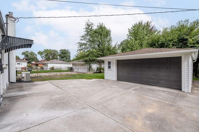 28806 Rockwood Street, Saint Clair Shores, MI 48081