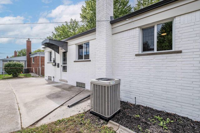 28806 Rockwood Street, Saint Clair Shores, MI 48081
