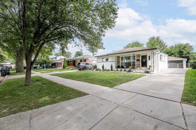 28806 Rockwood Street, Saint Clair Shores, MI 48081