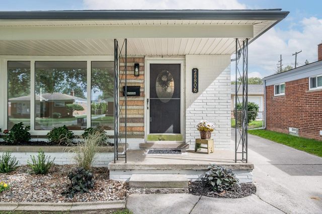28806 Rockwood Street, Saint Clair Shores, MI 48081