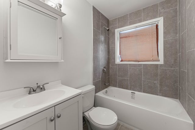 172 W 158th Street, Harvey, IL 60426