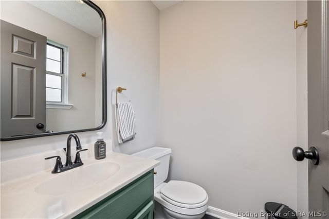 2591 Hickoryvale Drive, New Albany, IN 47150