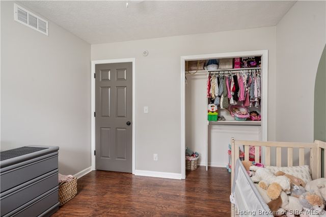 2591 Hickoryvale Drive, New Albany, IN 47150