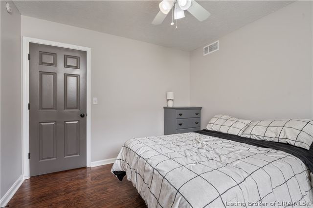 2591 Hickoryvale Drive, New Albany, IN 47150