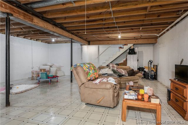 2591 Hickoryvale Drive, New Albany, IN 47150
