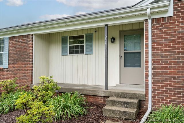 2591 Hickoryvale Drive, New Albany, IN 47150