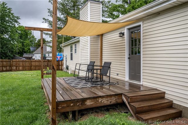 2591 Hickoryvale Drive, New Albany, IN 47150