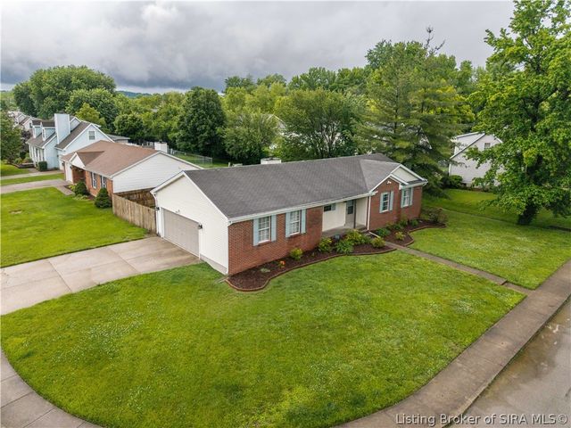 2591 Hickoryvale Drive, New Albany, IN 47150