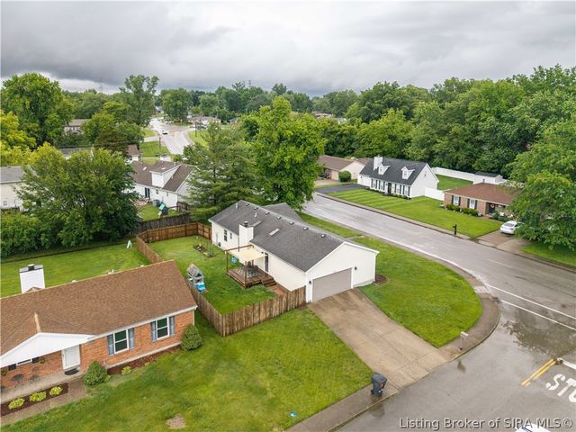 2591 Hickoryvale Drive, New Albany, IN 47150