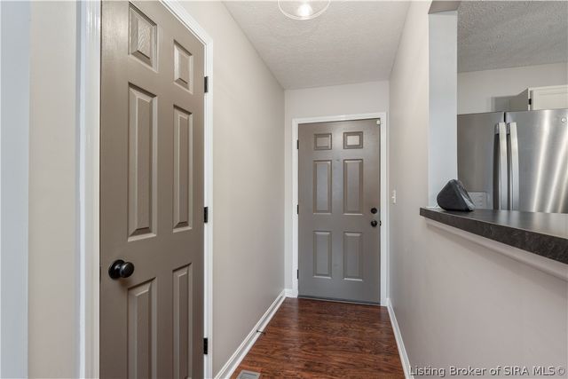 2591 Hickoryvale Drive, New Albany, IN 47150