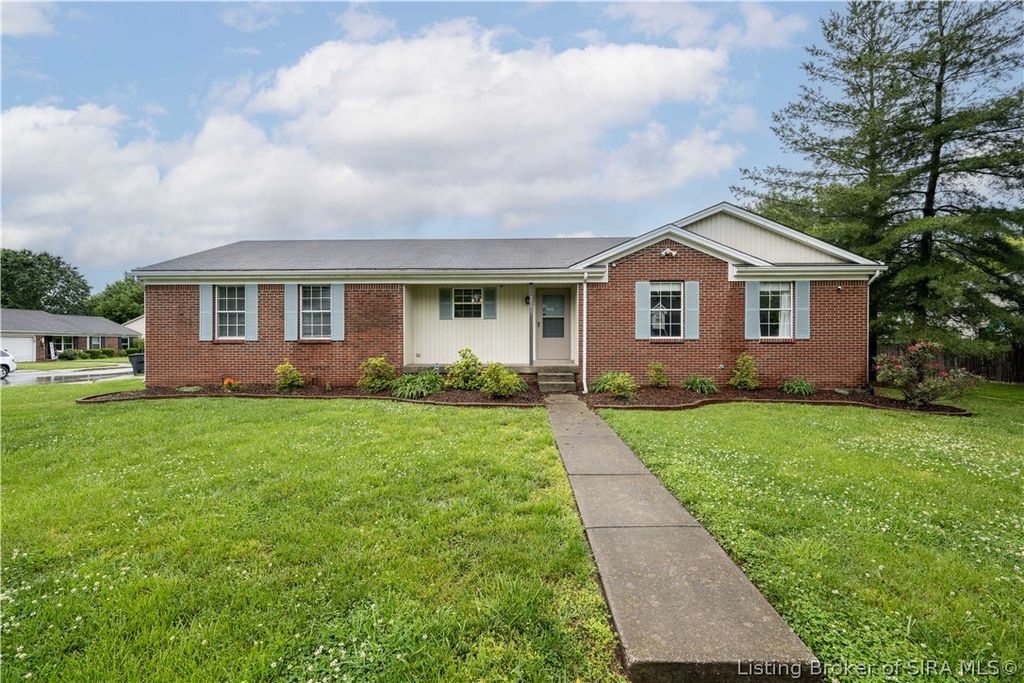 2591 Hickoryvale Drive, New Albany, IN 47150