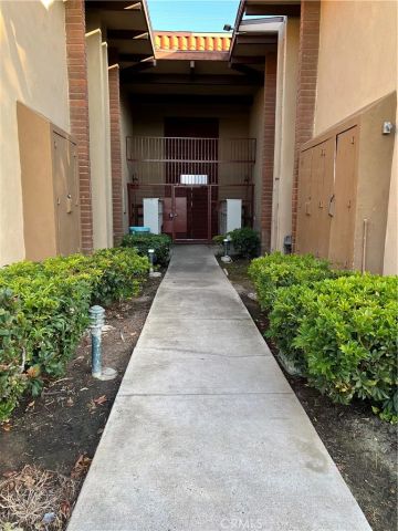 1400 W Warner Avenue 41, Santa Ana, CA 92704