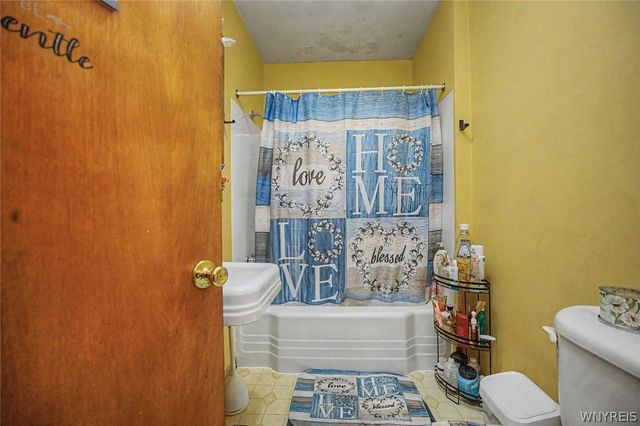 1702 Niagara Street, Niagara Falls, NY 14303