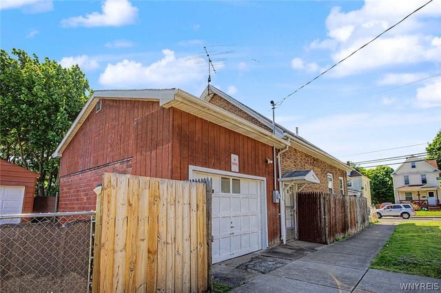 1702 Niagara Street, Niagara Falls, NY 14303