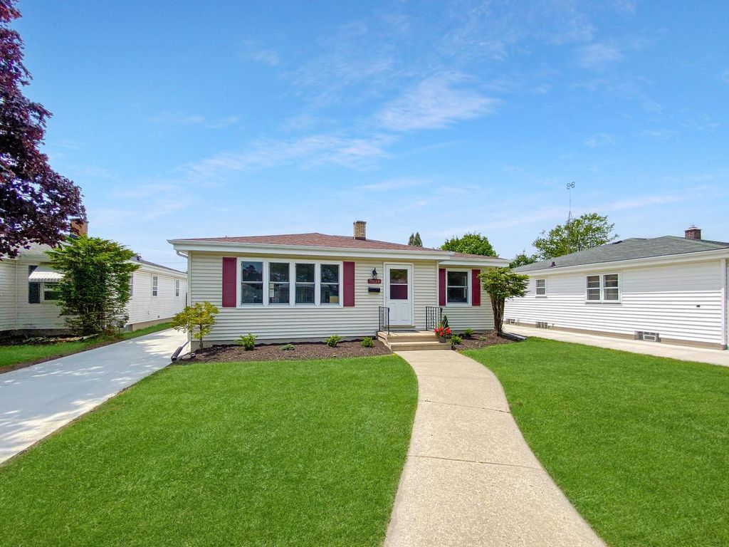 7834 33rd AVENUE, Kenosha, WI 53142