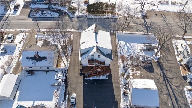 129 Friend St 3, Amesbury, MA 01913