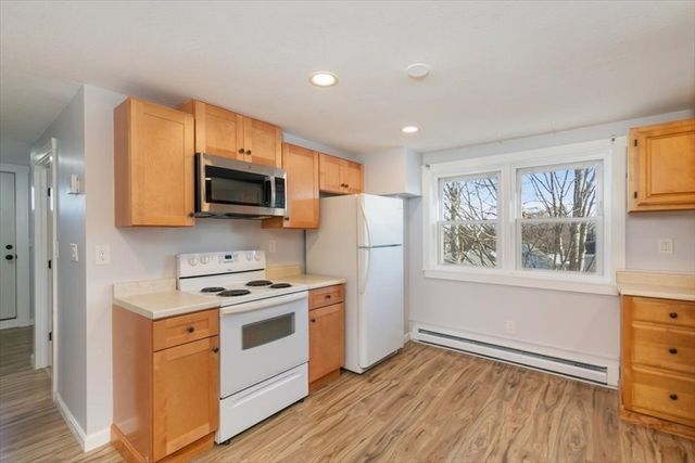 129 Friend St 3, Amesbury, MA 01913