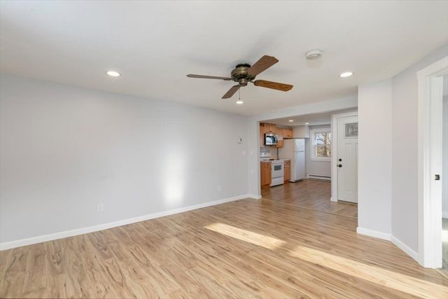 129 Friend St 3, Amesbury, MA 01913