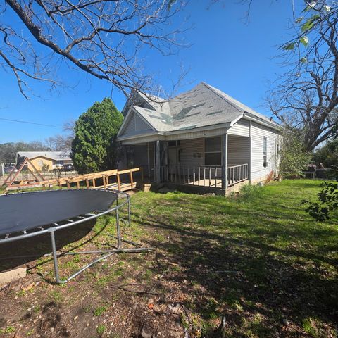 925 N 16th Street, Waco, TX 76707