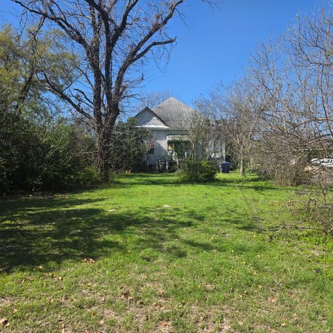 925 N 16th Street, Waco, TX 76707