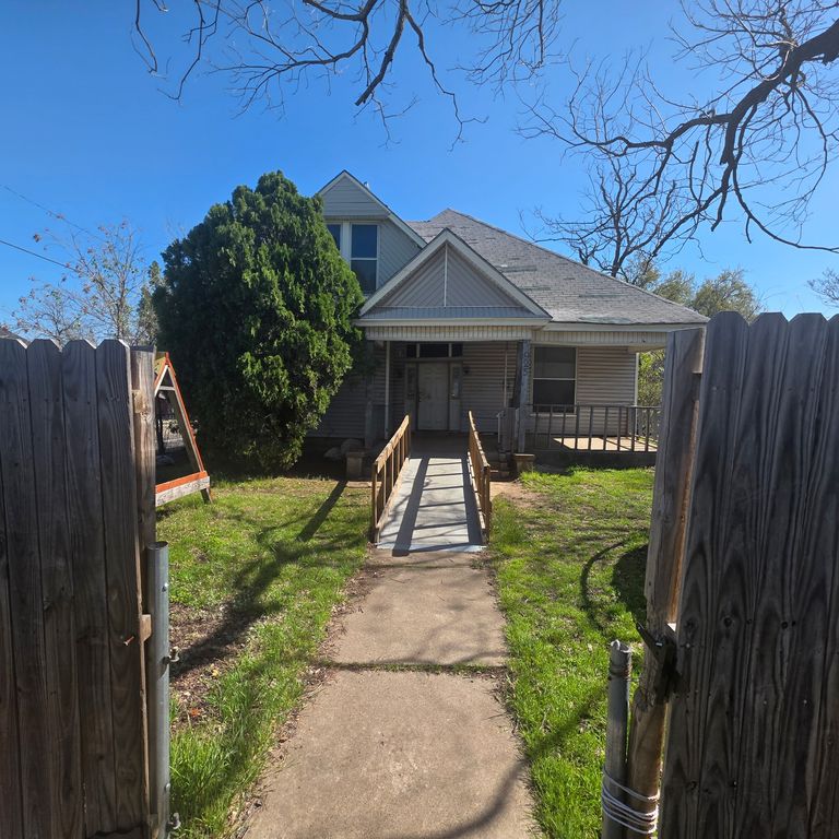 925 N 16th Street, Waco, TX 76707