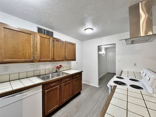 7127 Winterberry Drive, Dallas, TX 75249