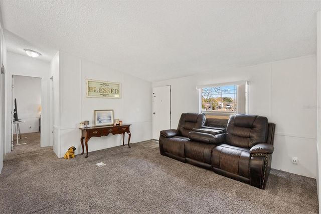 8185 COUNTY ROAD 109, Lady Lake, FL 32159