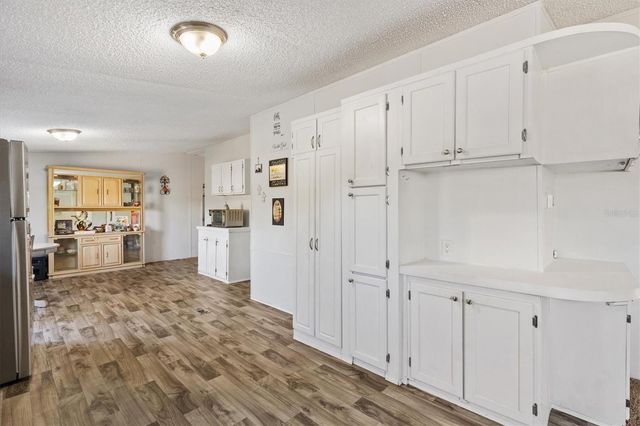 8185 COUNTY ROAD 109, Lady Lake, FL 32159