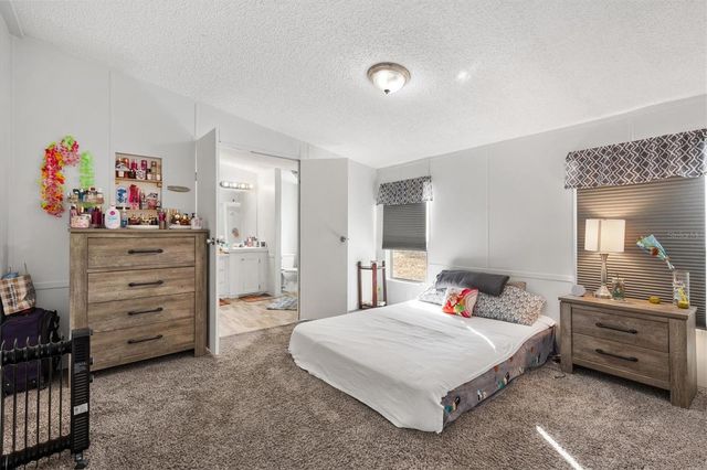 8185 COUNTY ROAD 109, Lady Lake, FL 32159