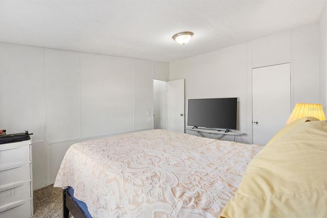 8185 COUNTY ROAD 109, Lady Lake, FL 32159