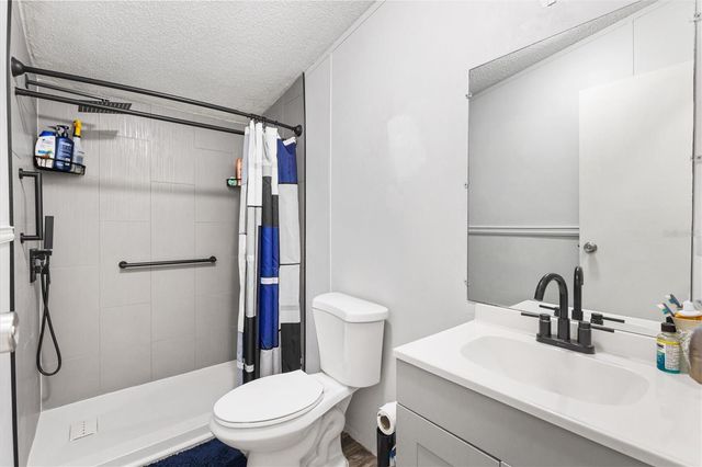 8185 COUNTY ROAD 109, Lady Lake, FL 32159