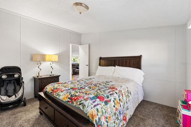 8185 COUNTY ROAD 109, Lady Lake, FL 32159