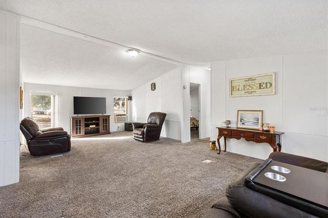 8185 COUNTY ROAD 109, Lady Lake, FL 32159