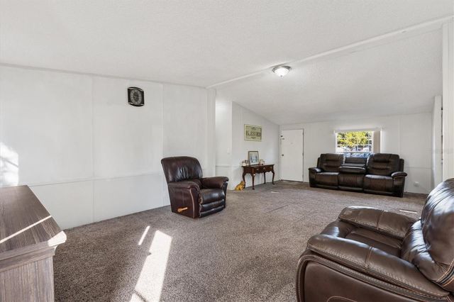 8185 COUNTY ROAD 109, Lady Lake, FL 32159