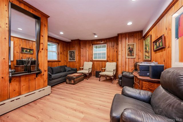 111 Clent Road, Great Neck, NY 11021