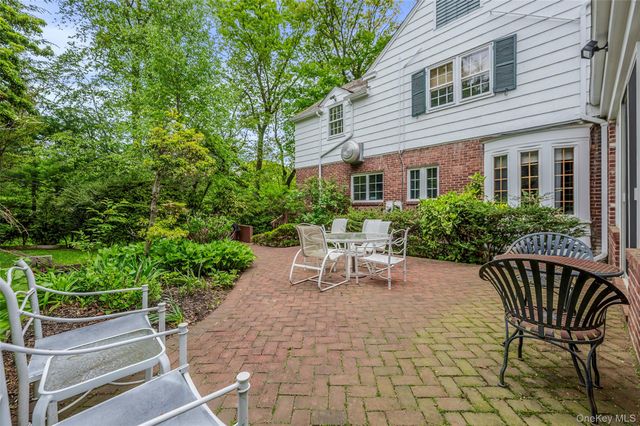 111 Clent Road, Great Neck, NY 11021