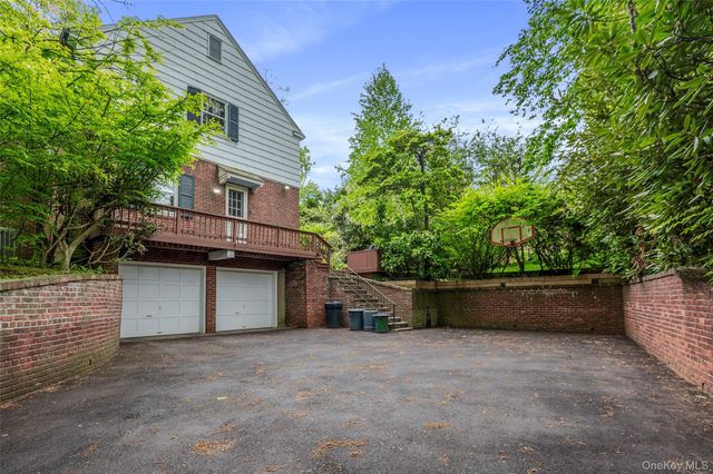 111 Clent Road, Great Neck, NY 11021