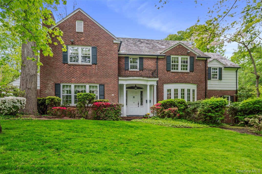 111 Clent Road, Great Neck, NY 11021