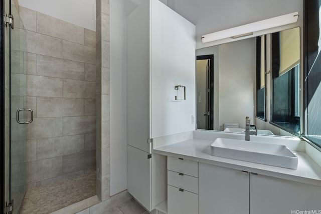 202 Merchant Street, Honolulu, HI 96813