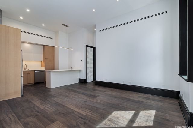 202 Merchant Street, Honolulu, HI 96813