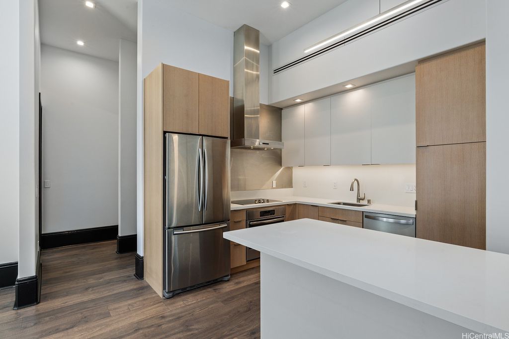 202 Merchant Street, Honolulu, HI 96813