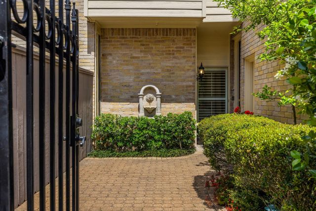 2118 Nantucket Drive C, Houston, TX 77057