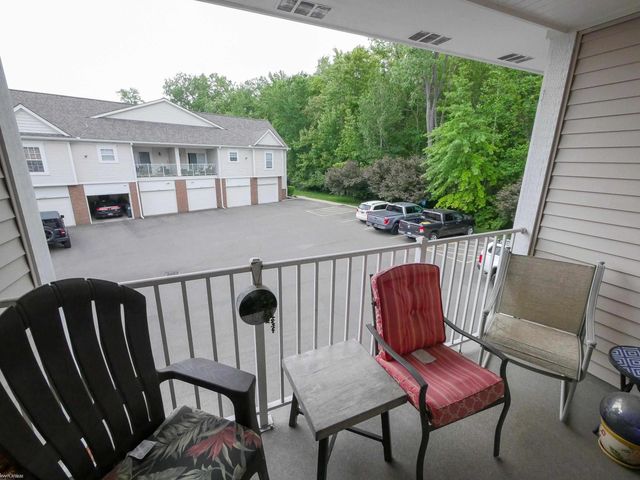 25699 Maritime Cir Circle Bldg 8, Harrison Twp, MI 48045