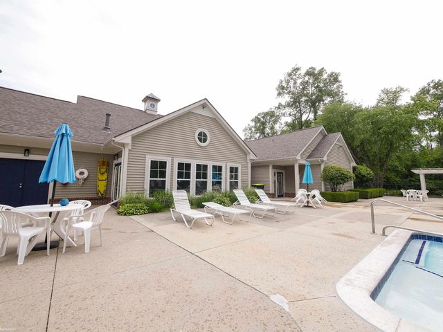25699 Maritime Cir Circle Bldg 8, Harrison Twp, MI 48045
