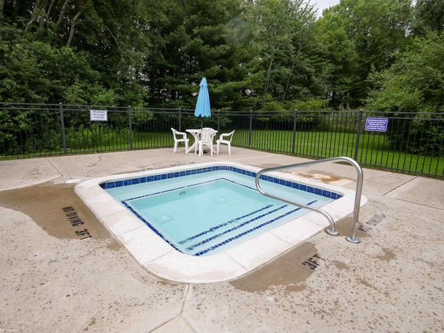 25699 Maritime Cir Circle Bldg 8, Harrison Twp, MI 48045