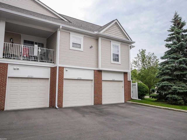 25699 Maritime Cir Circle Bldg 8, Harrison Twp, MI 48045