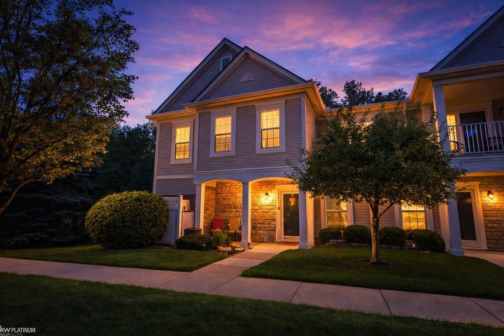25699 Maritime Cir Circle Bldg 8, Harrison Twp, MI 48045