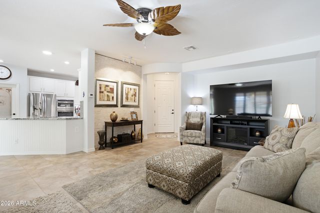 32269 N LARKSPUR Drive, San Tan Valley, AZ 85143